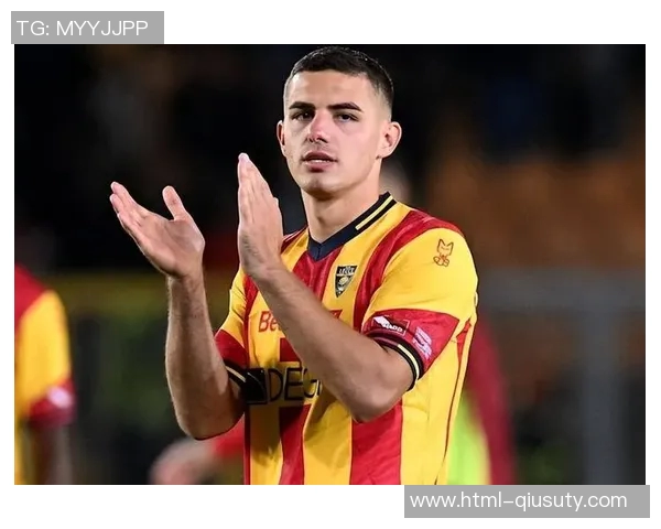 切沃与都灵的激烈对决揭示意甲新赛季的竞争格局与球队实力对比